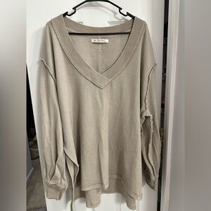 We The Free Womens Small Beige V-Neck Knit Sweater Slit Sides High Low oversized